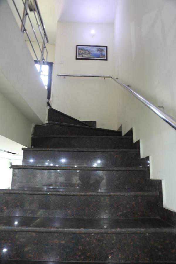 Time Square Guest House Jalandhar Esterno foto