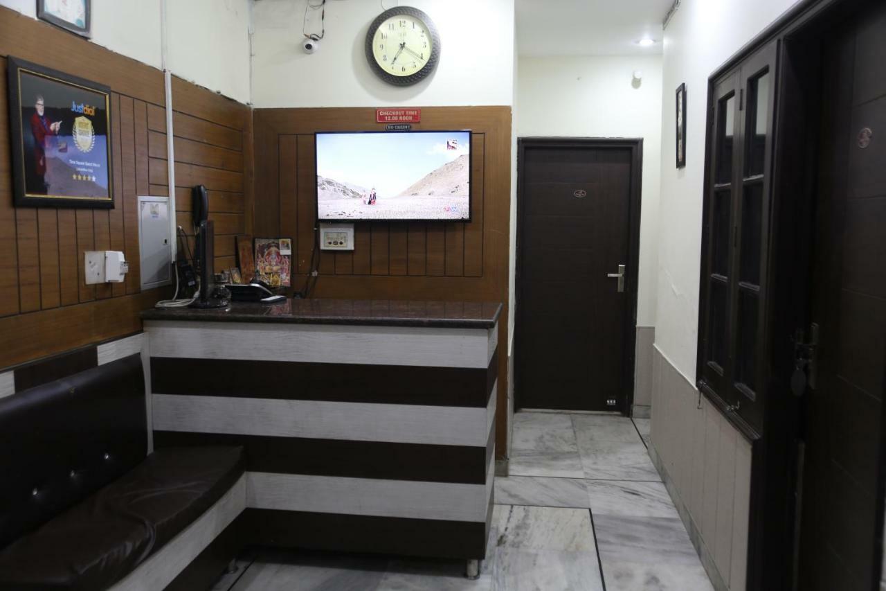 Time Square Guest House Jalandhar Esterno foto